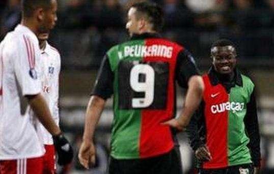 广东籍球员廖锦涛、吕焯毅参与英博队内的大连话挑战，前者胜